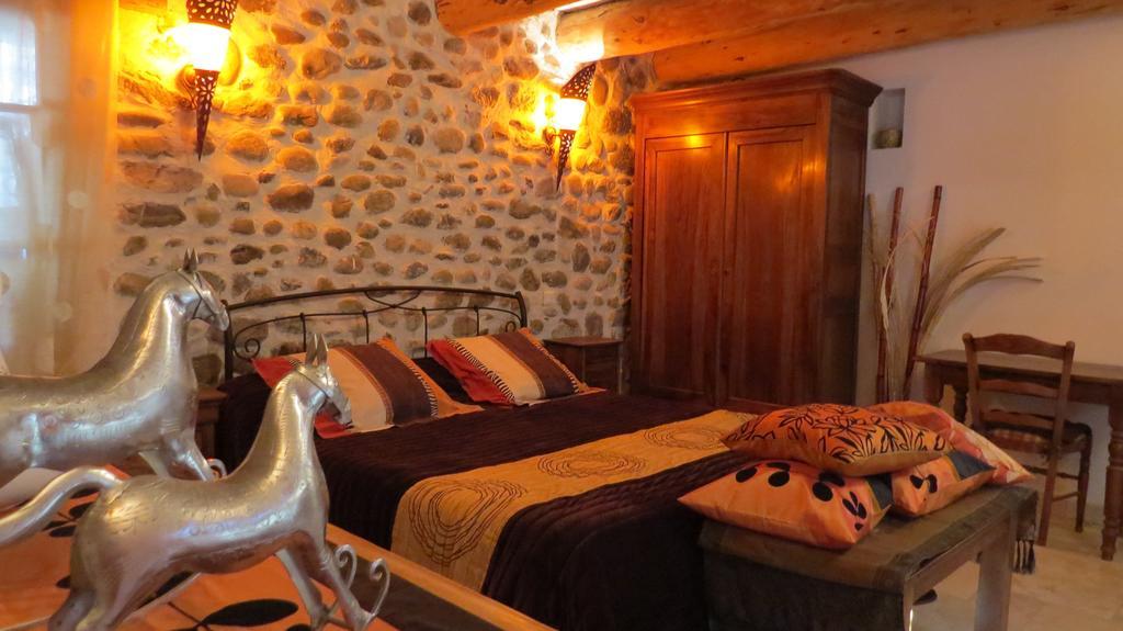 Les Gites D'Eliane Laragne-Monteglin Quarto foto